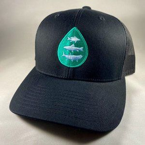 Six panel trucker hat by Yupoong - Keep Fish Wet - Logo